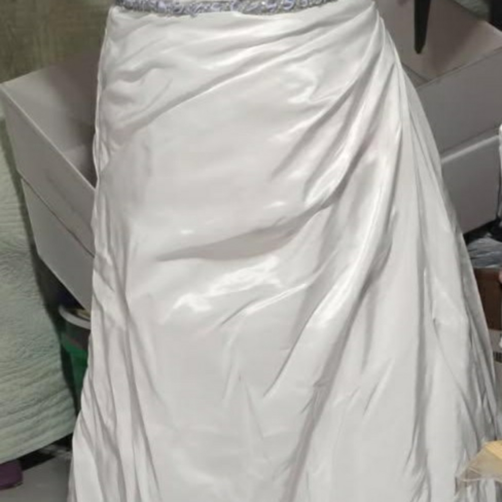 Elegant White Satin Skirt